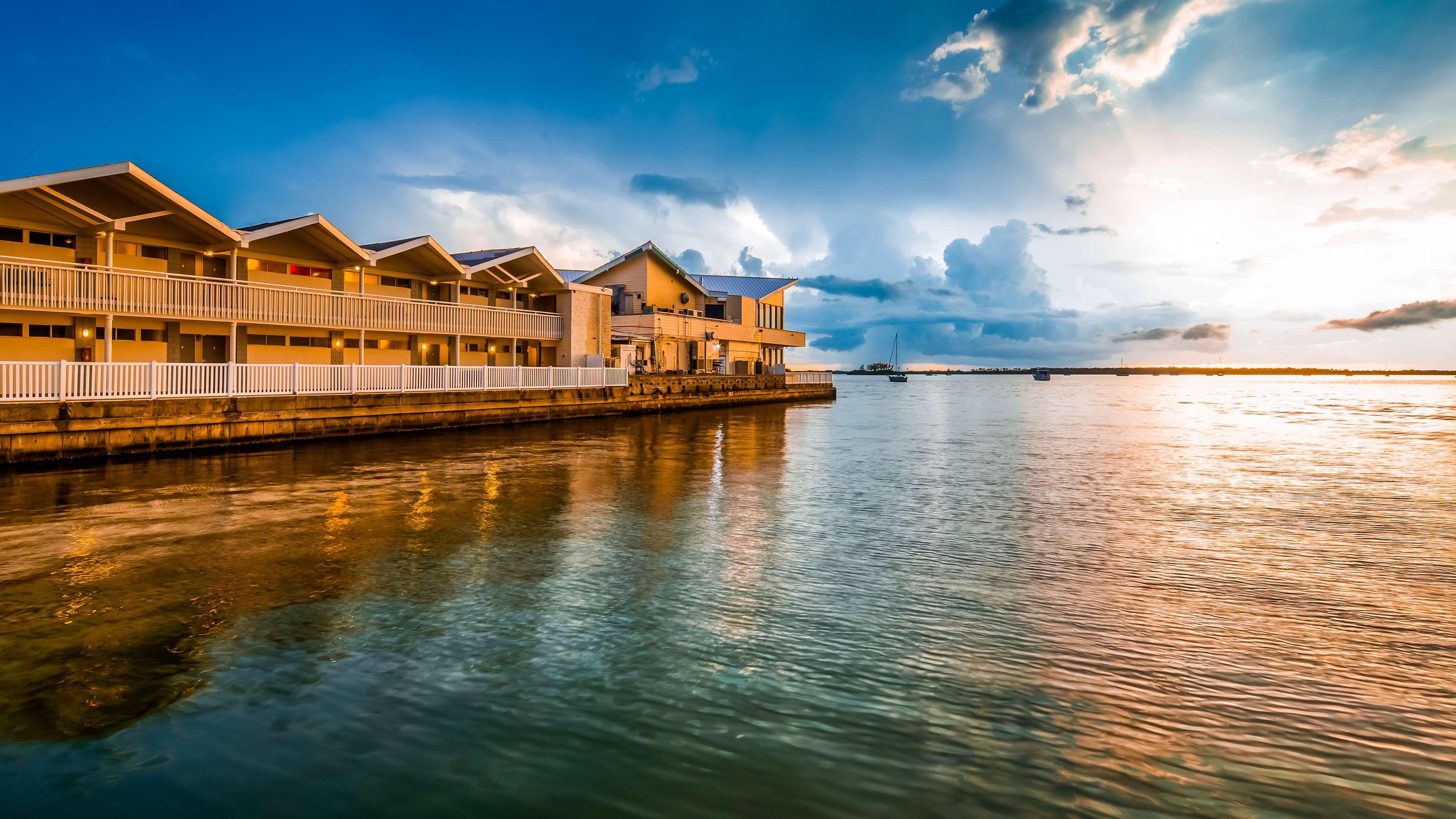 Best Western Plus Yacht Harbor Inn Dunedin Exteriör bild